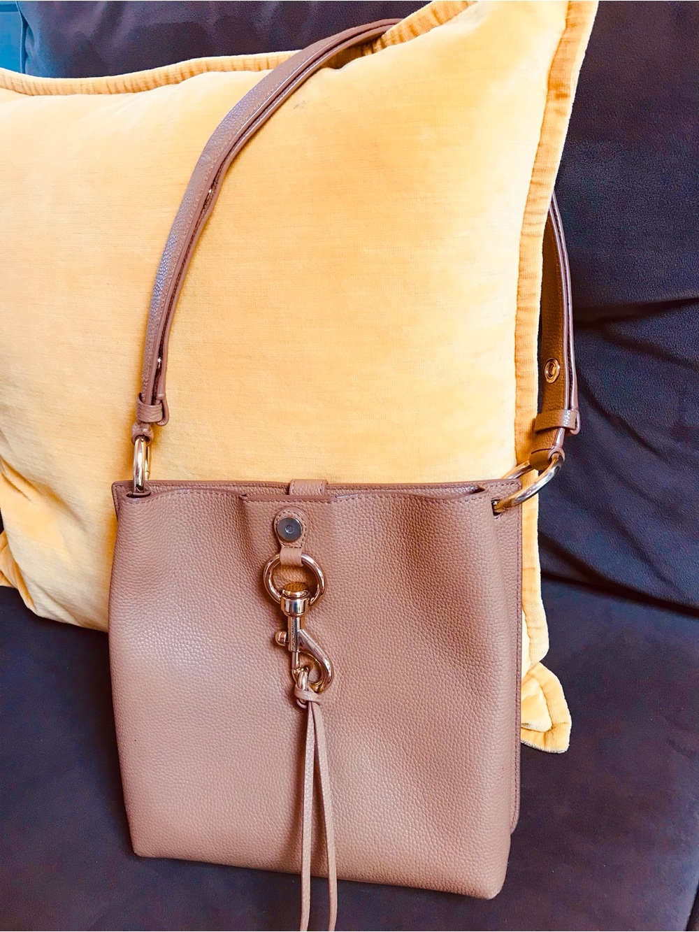Rebecca Minkoff Taupe Brown Leather Shoulder Bag 
Price drop 🔥🔥